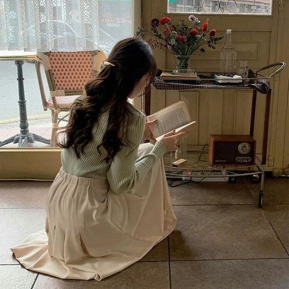 CÔ BÉ MÙ MƯỜI TUỔI VÀ BA KIẾP SỐNG