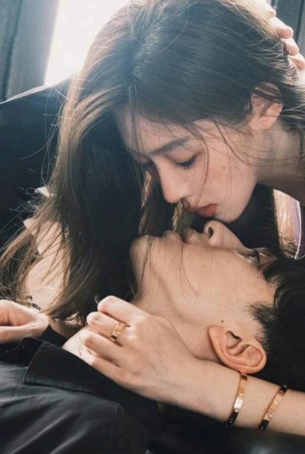 Ngần ấy năm trôi qua, người anh yêu vẫn chỉ có em